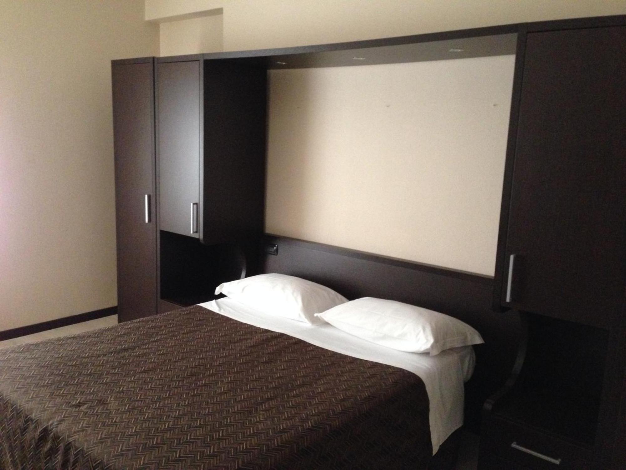 Guest House Residence เมสซีนา ภายนอก รูปภาพ
